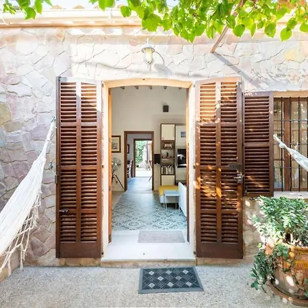 Es Llimoner - Charming House In Holiday home